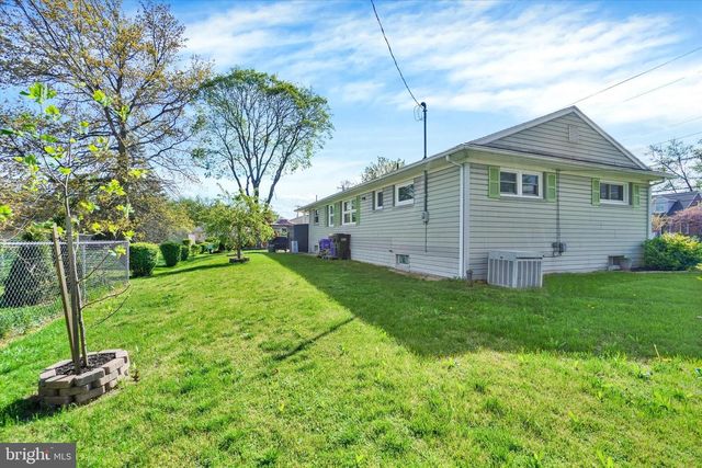 2360 LOUCKS RD, York, PA 17408
