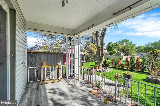 2360 LOUCKS RD, York, PA 17408