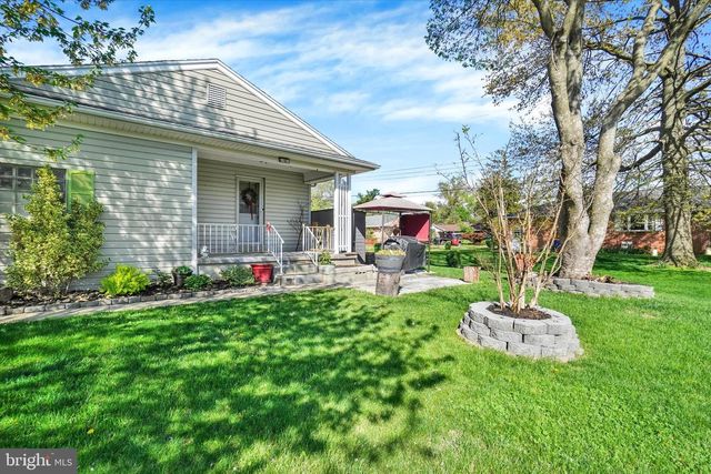 2360 LOUCKS RD, York, PA 17408