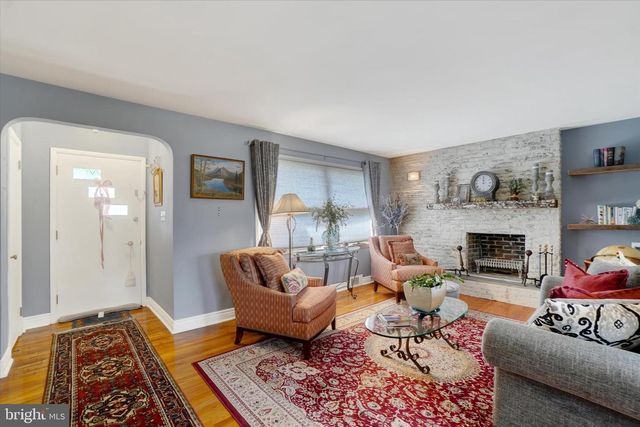 2360 LOUCKS RD, York, PA 17408