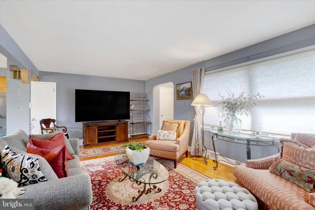 2360 LOUCKS RD, York, PA 17408