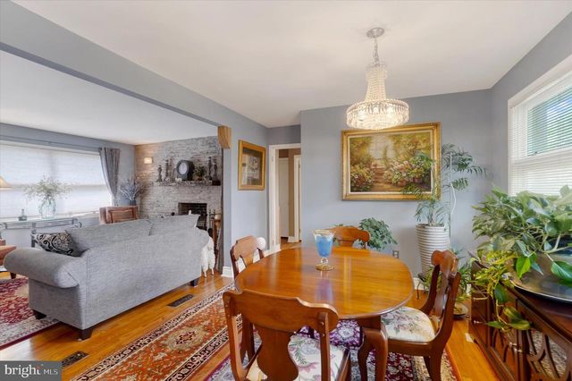2360 LOUCKS RD, York, PA 17408