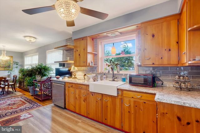 2360 LOUCKS RD, York, PA 17408