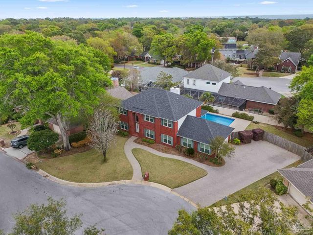 3341 Berkshire Ct, Pensacola, FL 32504