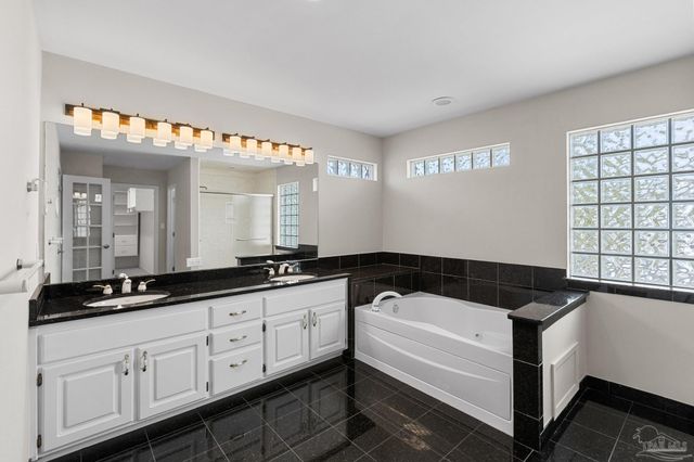 3341 Berkshire Ct, Pensacola, FL 32504