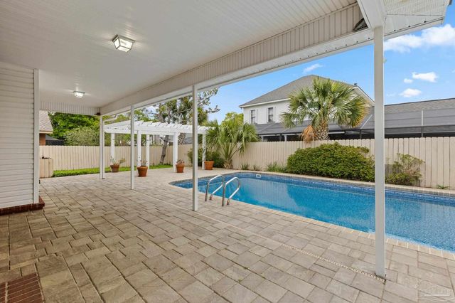 3341 Berkshire Ct, Pensacola, FL 32504