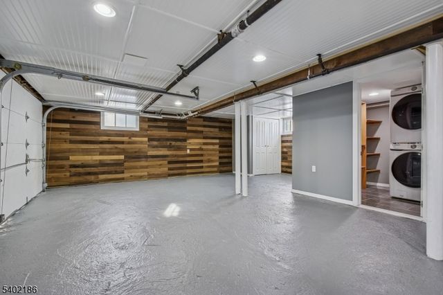 4 Cabot Ln, Kinnelon Boro, NJ 07405