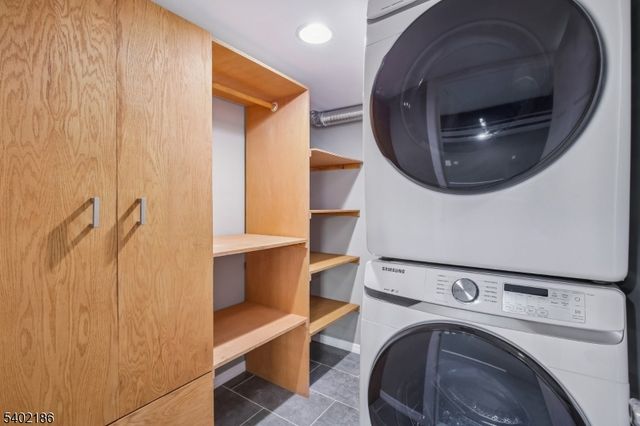 4 Cabot Ln, Kinnelon Boro, NJ 07405