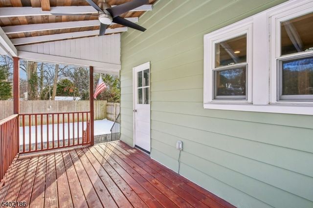 4 Cabot Ln, Kinnelon Boro, NJ 07405