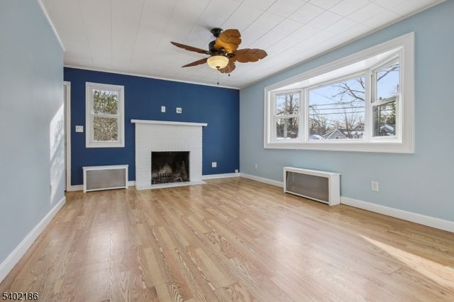 4 Cabot Ln, Kinnelon Boro, NJ 07405