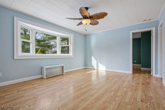 4 Cabot Ln, Kinnelon Boro, NJ 07405