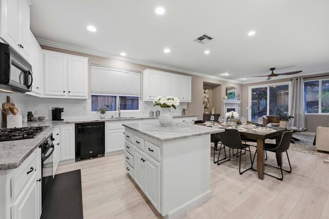 1528 Hammond Ct, Folsom, CA 95630