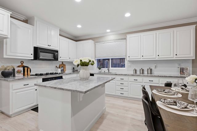 1528 Hammond Ct, Folsom, CA 95630