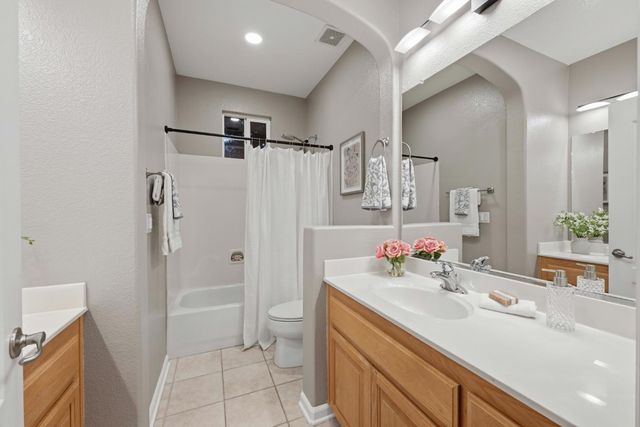 1528 Hammond Ct, Folsom, CA 95630
