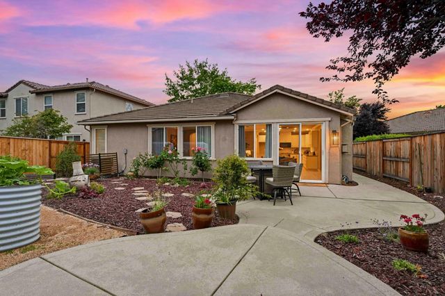 1528 Hammond Ct, Folsom, CA 95630