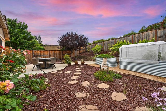 1528 Hammond Ct, Folsom, CA 95630