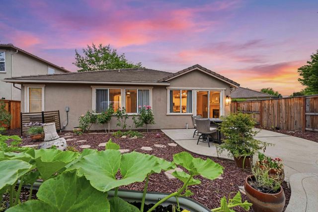 1528 Hammond Ct, Folsom, CA 95630