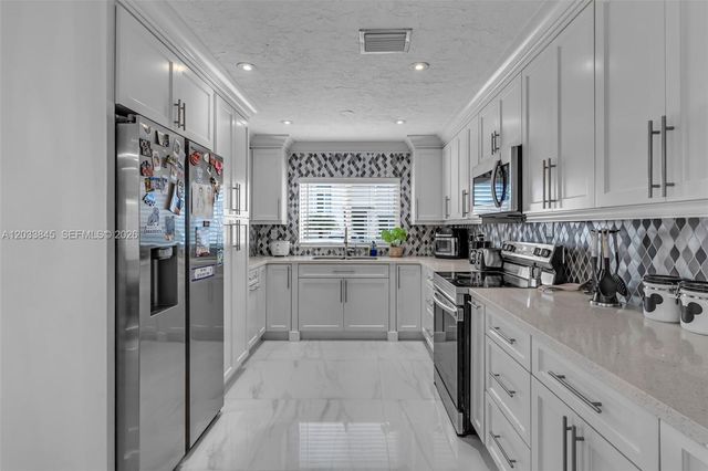 979 NW 126th Path, Miami, FL 33182