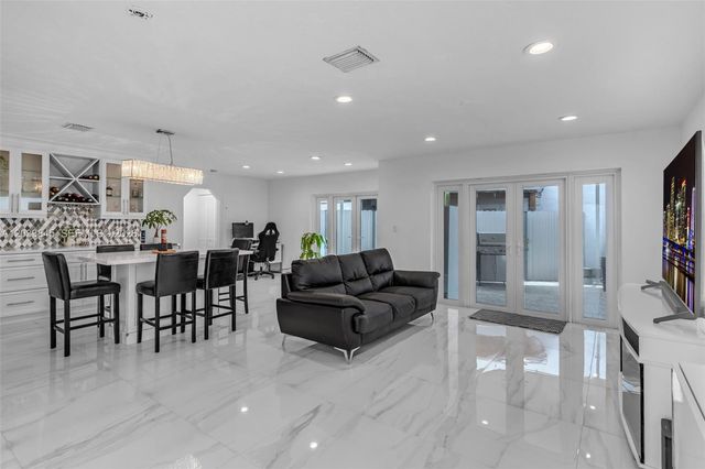 979 NW 126th Path, Miami, FL 33182