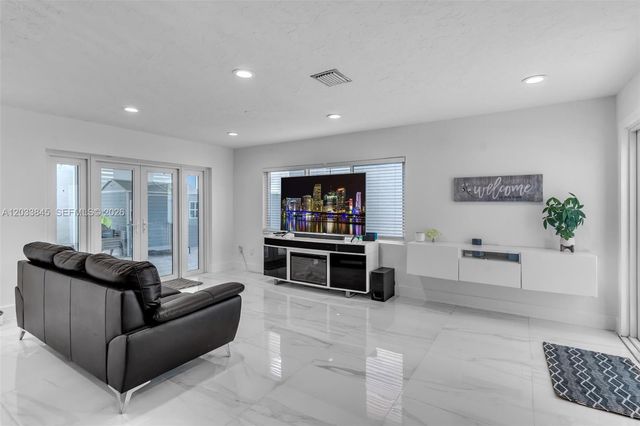 979 NW 126th Path, Miami, FL 33182