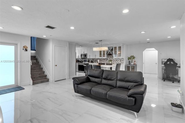 979 NW 126th Path, Miami, FL 33182
