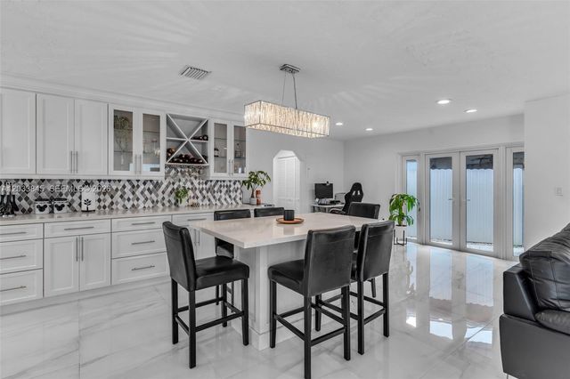 979 NW 126th Path, Miami, FL 33182