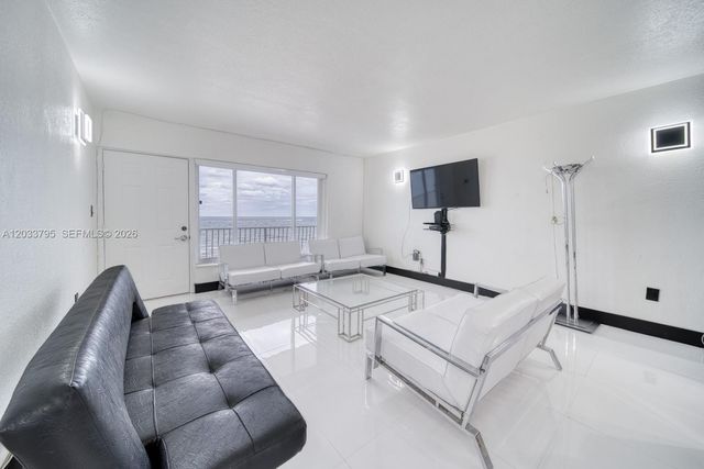 300 Oregon St 507, Hollywood, FL 33019