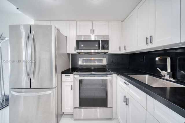 300 Oregon St 507, Hollywood, FL 33019