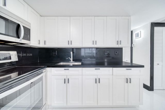 300 Oregon St 507, Hollywood, FL 33019