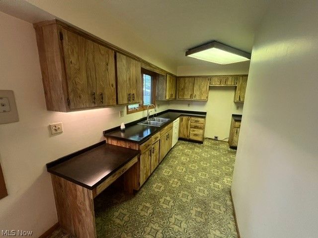 32555 Schooner Court, Avon Lake, OH 44012
