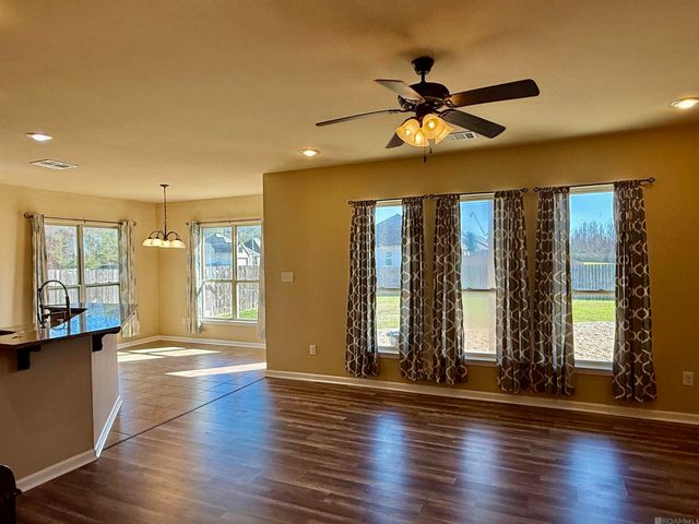 9150 Millikens Bend, Denham Springs, LA 70726