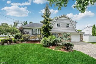 14 Aspen Ct, Paramus Boro, NJ 07652