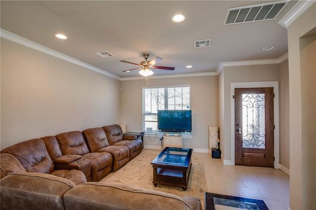 9707 McKnight LOOP, Austin, TX 78717