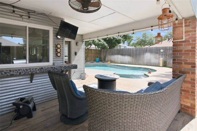 4151 Woodside Knoll, Grapevine, TX 76051