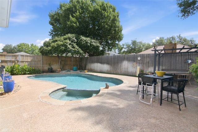 4151 Woodside Knoll, Grapevine, TX 76051