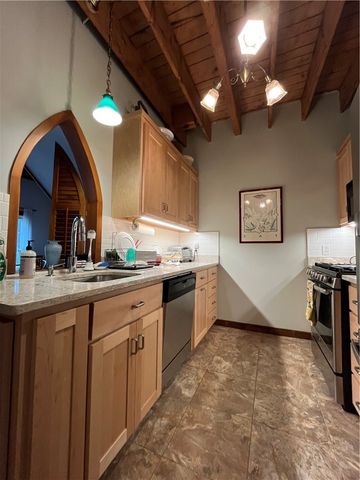 45 Ayrault Street C3, Newport, RI 02840