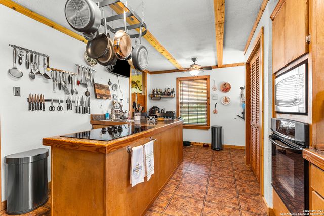 425 OLD PLEASANTON RD, San Antonio, TX 78264