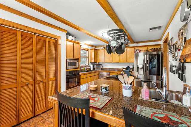 425 OLD PLEASANTON RD, San Antonio, TX 78264