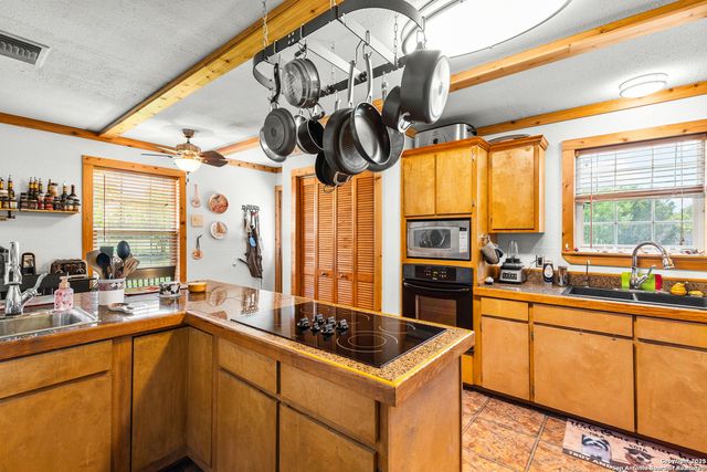 425 OLD PLEASANTON RD, San Antonio, TX 78264