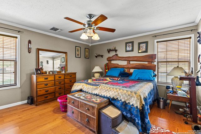425 OLD PLEASANTON RD, San Antonio, TX 78264