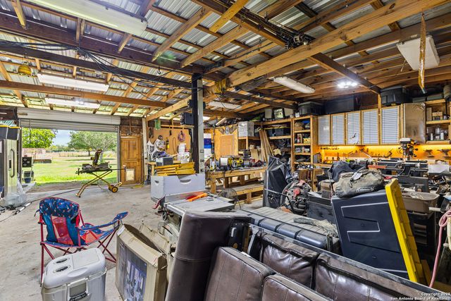 425 OLD PLEASANTON RD, San Antonio, TX 78264