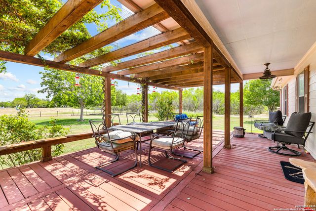 425 OLD PLEASANTON RD, San Antonio, TX 78264