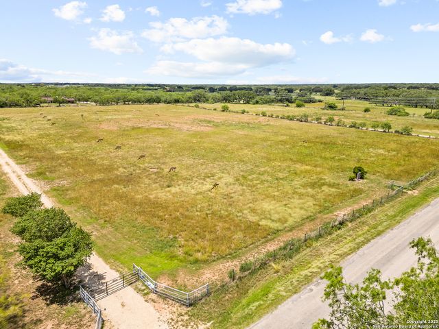 425 OLD PLEASANTON RD, San Antonio, TX 78264