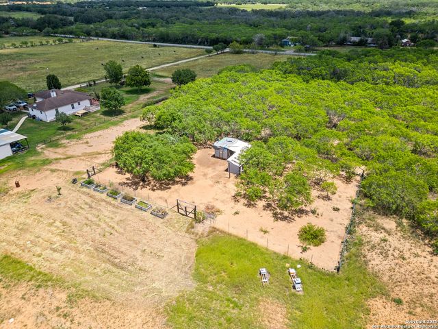425 OLD PLEASANTON RD, San Antonio, TX 78264
