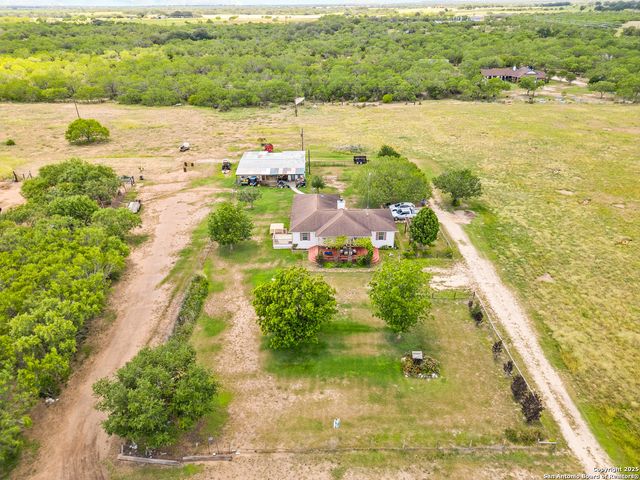 425 OLD PLEASANTON RD, San Antonio, TX 78264