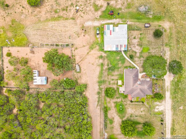 425 OLD PLEASANTON RD, San Antonio, TX 78264