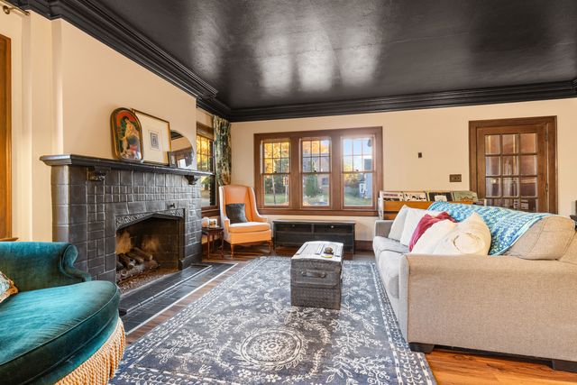 2322 E State Street, Rockford, IL 61104