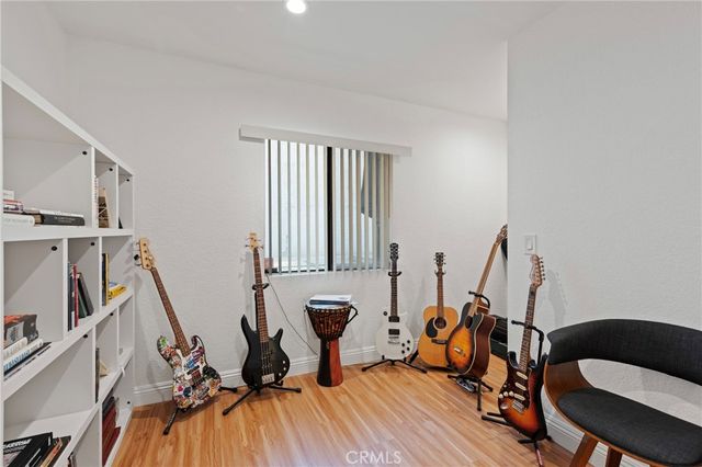 1832 Redcliff Street, Los Angeles, CA 90026