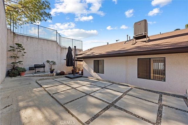 1832 Redcliff Street, Los Angeles, CA 90026
