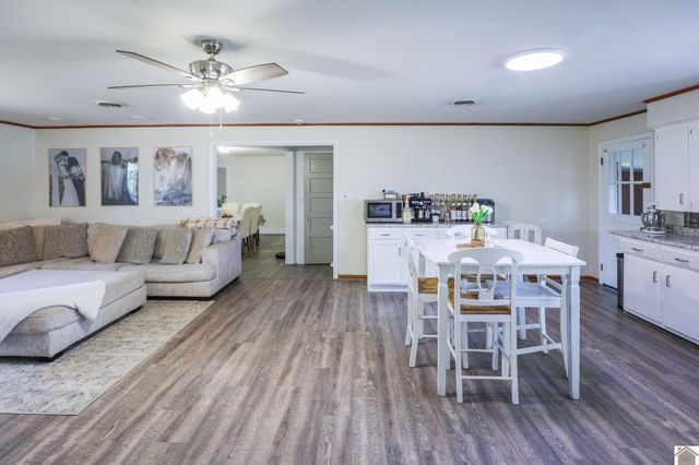 1763 Dogtown Rd, Benton, KY 42025